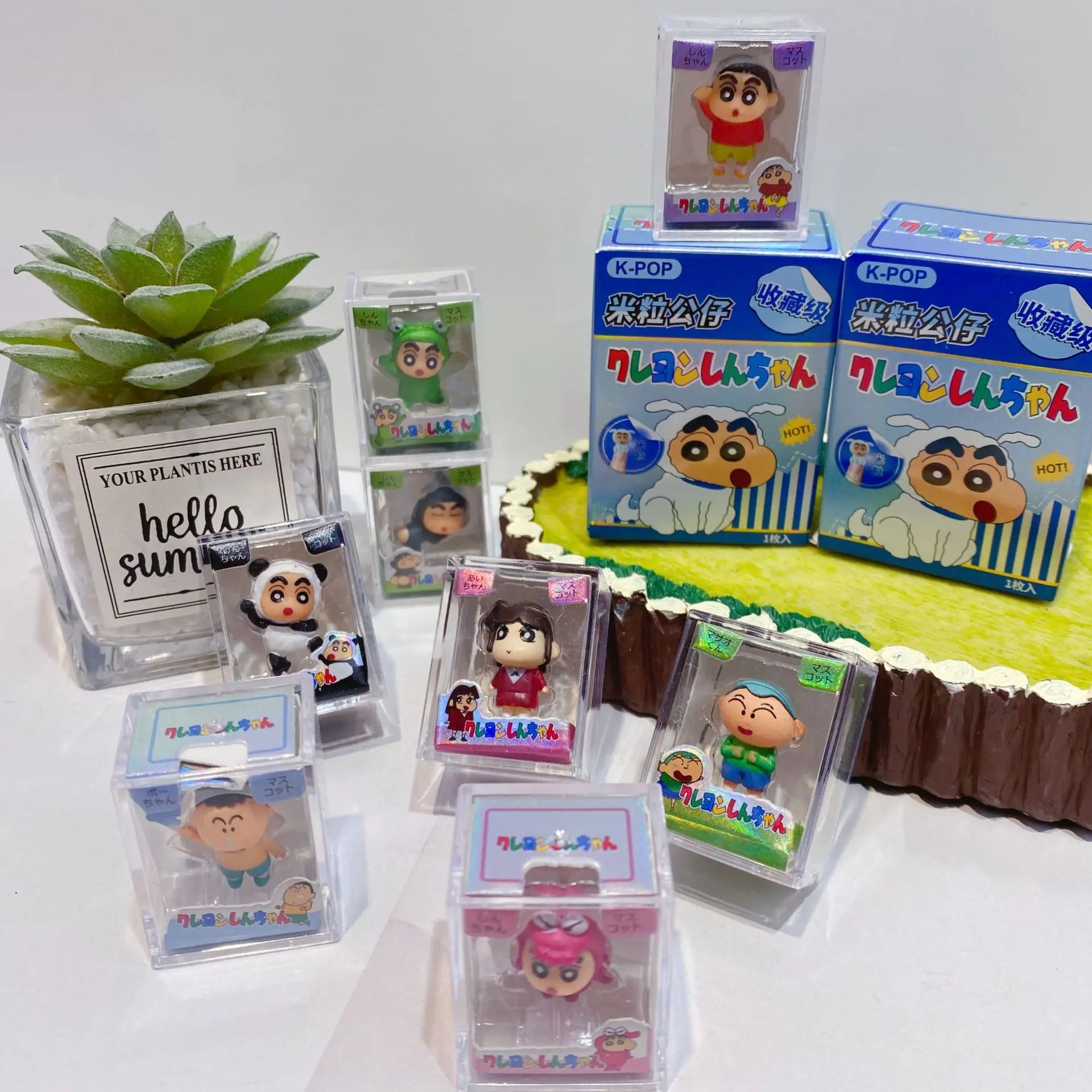 Caja sorpresa con 2 mini figuras coleccionables de Shin chan, anime kawaii japonés — Don Gachapón
