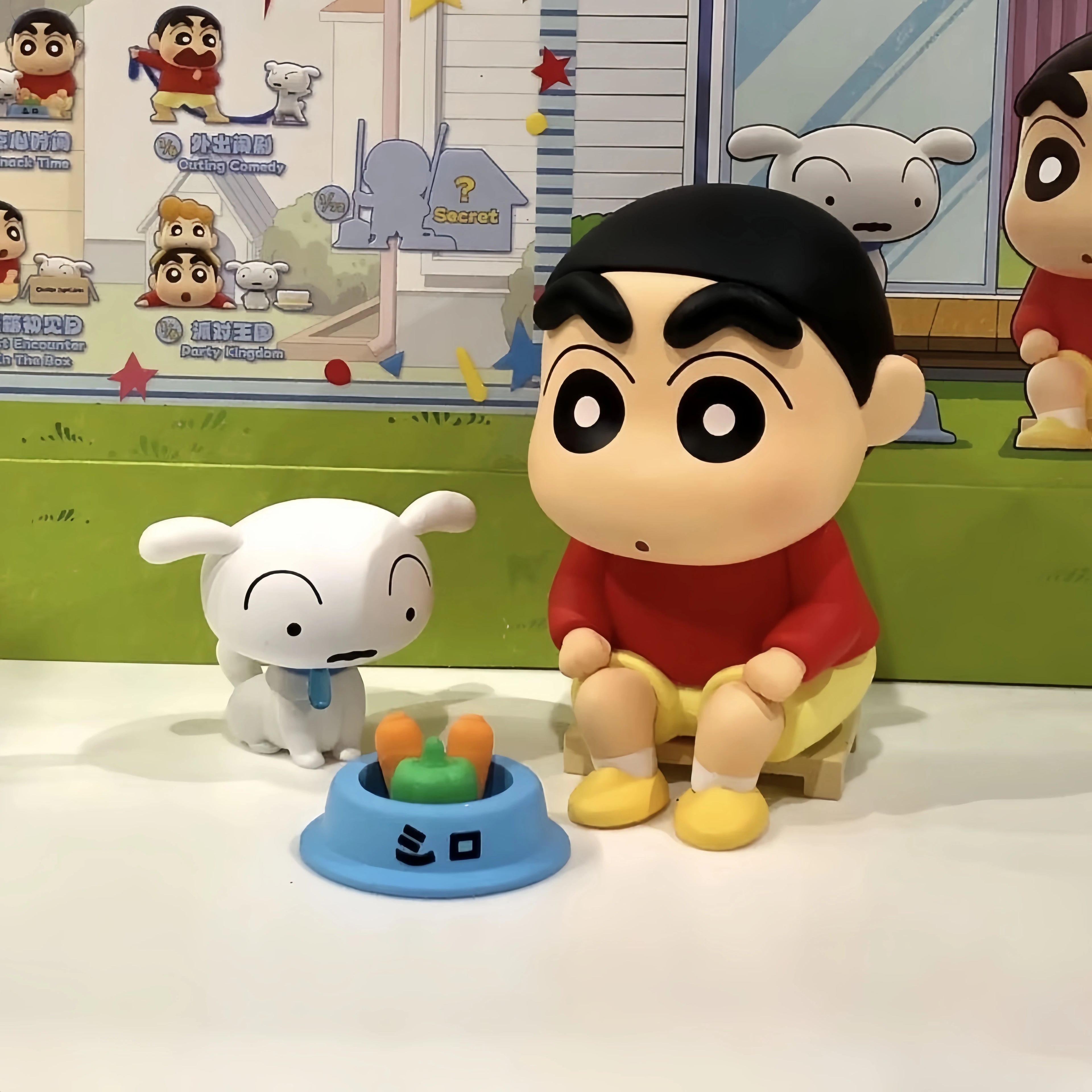 Caja sorpresa de Shin-chan con figuras coleccionables kawaii de estilo japonés — Don Gachapón