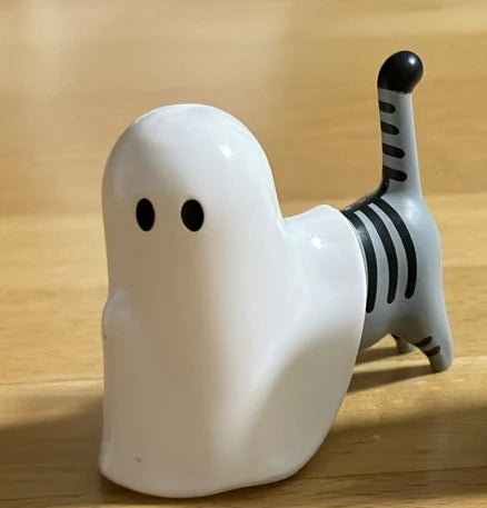 Gato fantasma en Halloween